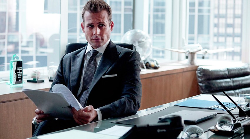 Diễn viên Gabriel Macht mặc vest